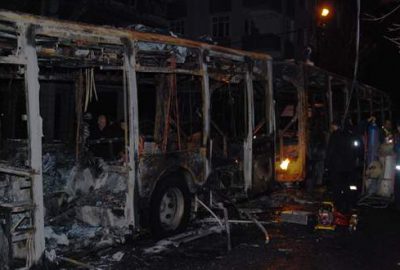 Gazi Mahallesi’nde otobüse molotoflu saldırı