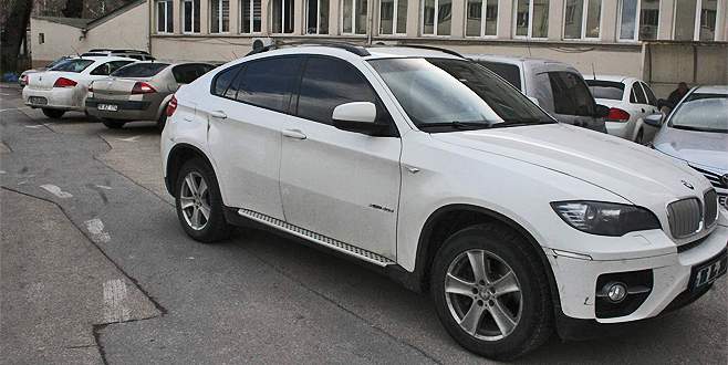 Kendilerini zengin gibi gösterip Bursa’da vurgun yaptılar