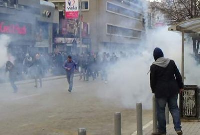 Başbakanlık binasını ateşe verdiler!