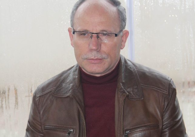Eğitim-Bir-Sen Kırklareli Şube Başkanı Selahattin Karanfiler, her ilde üniversite açıldığını,