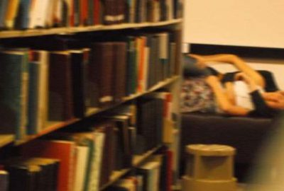 Güney Afrika’da kütüphanede çalışan bir adamın evli bir kadınla bedava