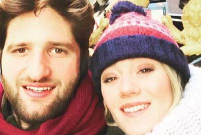 Aşkını saklamıyor