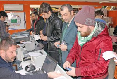 Taraftar gaza bastı!