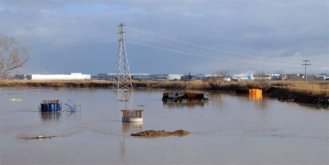 Otoyol inşaatı sular altında