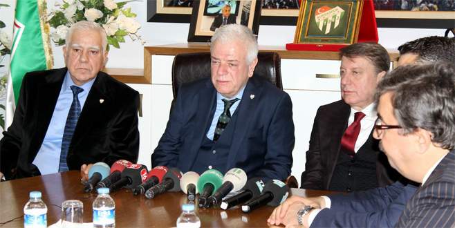 Bursaspor’un yeni başkanı Ali Ay, görevi devraldı