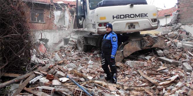 Bursa’da 200 metruk bina yıkıldı
