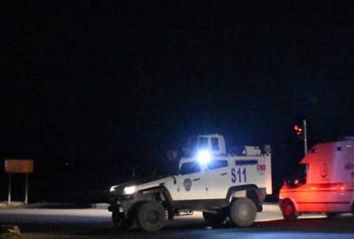Polis aracına bombalı saldırı: 10 yaralı!