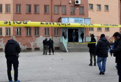 Diyarbakır’da karne almaya gelen öğrencilere bombalı saldırı