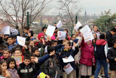 Bursa’da yarım milyon öğrenci karne heyecanı yaşadı