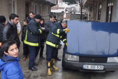 Park halindeki araç yandı