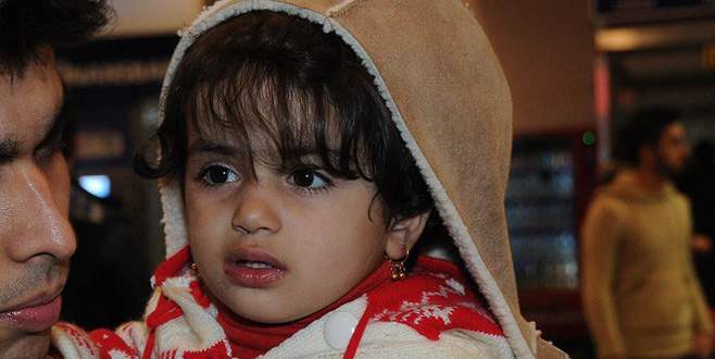 2 yaşındaki çocuklarını havalimanında unuttular