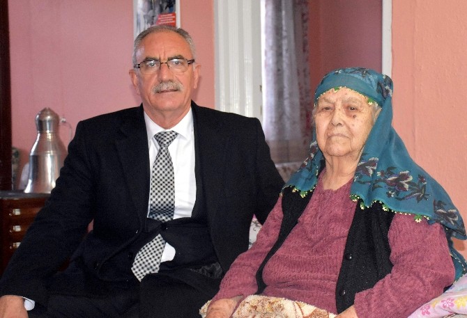 Başkan Kale’den Yaşlı Kadına Destek