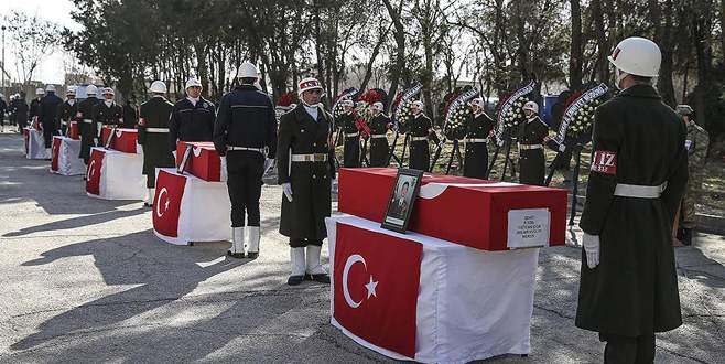 Sur şehitleri için Diyarbakır’da tören düzenlendi
