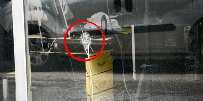 Arkadaşı tarafından vuruldu, yürümeye devam etti