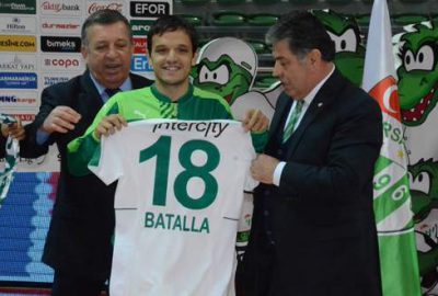 Batalla imzayı attı