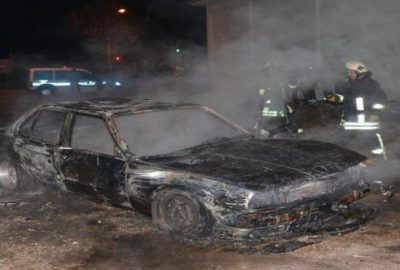 Yanan otomobiline değil yırtılan montuna üzüldü