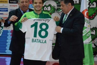 Batalla imzayı attı