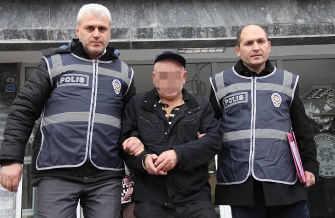 Halk Otobüsünde Elle Taciz İddiasına Gözaltı