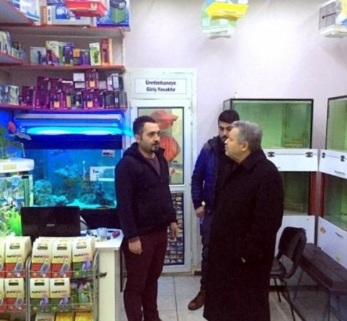 Erzincan Valisi Süleyman Kahraman, Ordu Caddesi üzerinde faaliyet gösteren çarşı
