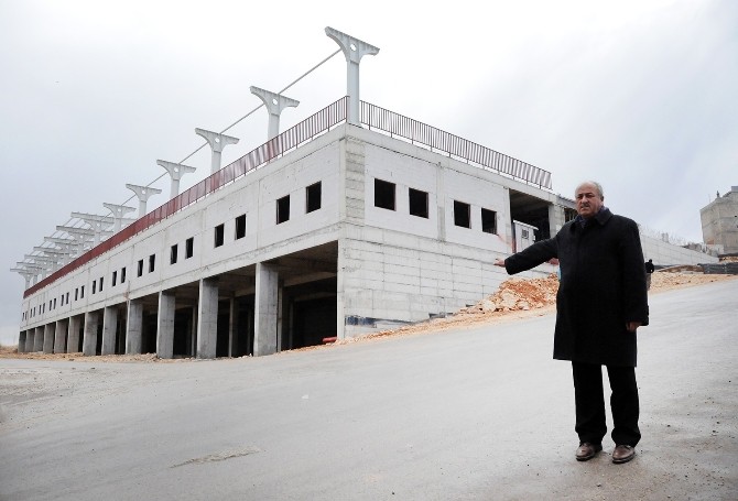 Onatkutlar Uzay Çatılı Pazar Yeri Hızla Yükseliyor