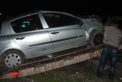 Şüphelileri takip eden polis aracı şarampole uçtu: 2 polis yaralı