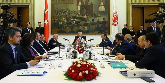 ‘Türkiye’nin ithal olmayan bir anayasaya ihtiyacı var’