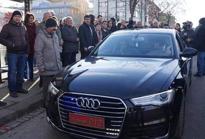 TBMM plakalı makam aracıyla yolcu taşıdı