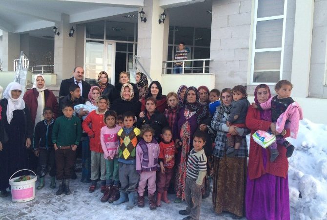 AK Parti Van il yönetim kurulunda bulunan kadınlar, Suriye’nin Kobani