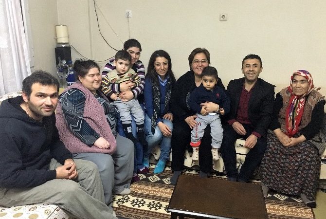 Konak Belediye Başkanı Sema Pekdaş, Gültepe Kültür Merkezi’nde düzenlenen ilk