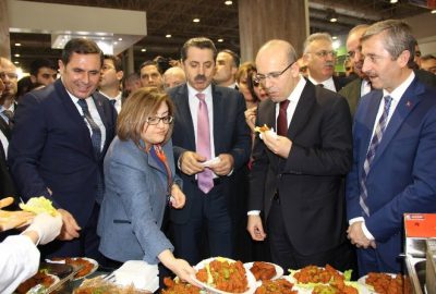 Başbakan Yardımıcısı Şimşek İle Bakan Çelik’e Çiğ Köfte Ve İçli Köfte İkram Edildi