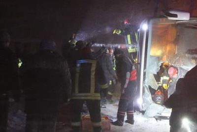 İki yolcu otobüsü devrildi: 69 yaralı