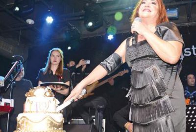60. yaşa sahnede kutlama