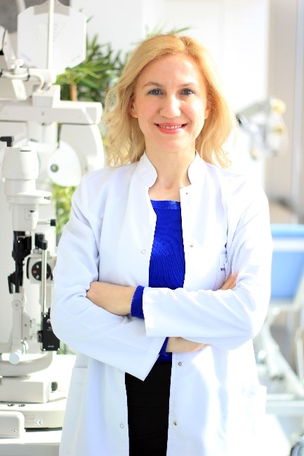 Göz Makyajına Dikkat Uyarısı