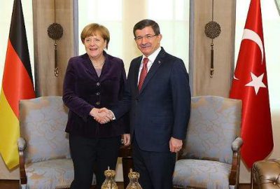 Merkel, Ankara’da resmi törenle karşılandı