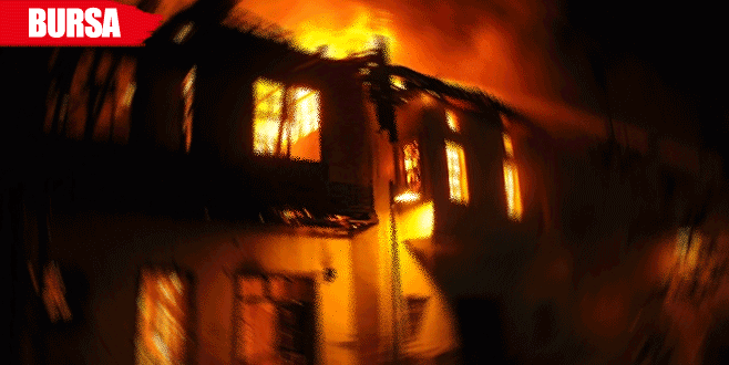 2 katlı ev alev alev yandı