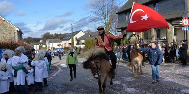 Belçika’nın ‘Türk köyü’nde karnaval coşkusu