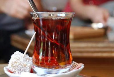 Son dönemlerde zararlarından sıkça söz edilen siyah çay, bilinçli tüketildiğinde
