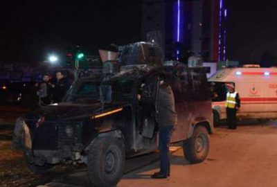 Zırhlı polis aracı ile otomobil çarpıştı: 3’ü polis 6 yaralı