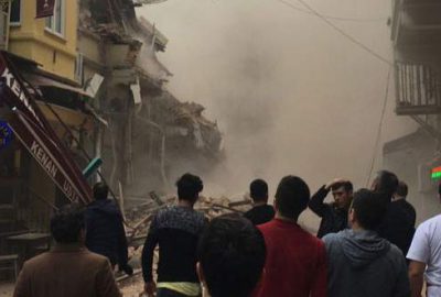 5 katlı bina yerle bir oldu!