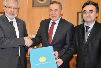 Mustafakemalpaşa OSB’den başarılı öğrencilere burs