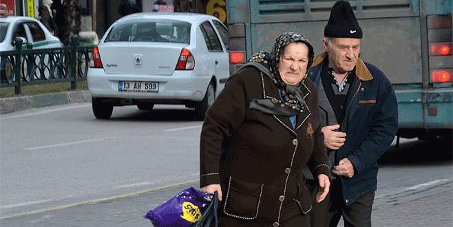 Lodos Bursa’da yürümeyi bile zorlaştırıyor