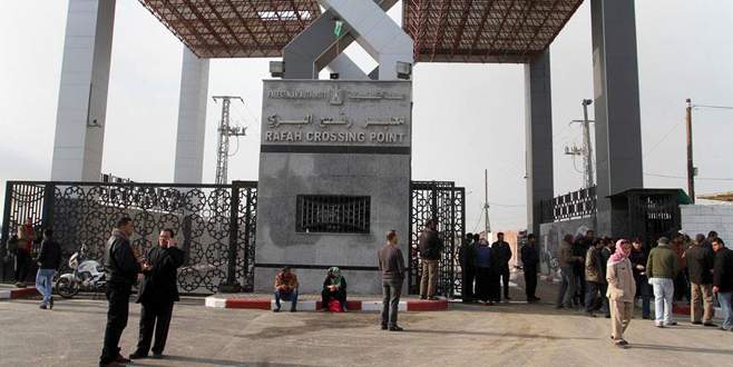 Refah Sınır Kapısı iki günlüğüne açıldı