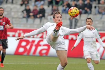 Maç sonu ıslıklandılar!