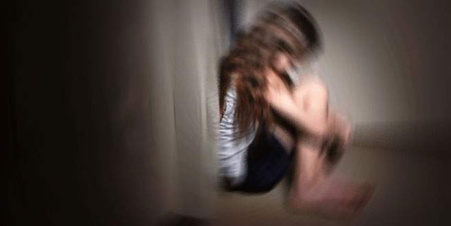 Öz kızına 8 yaşından itibaren…