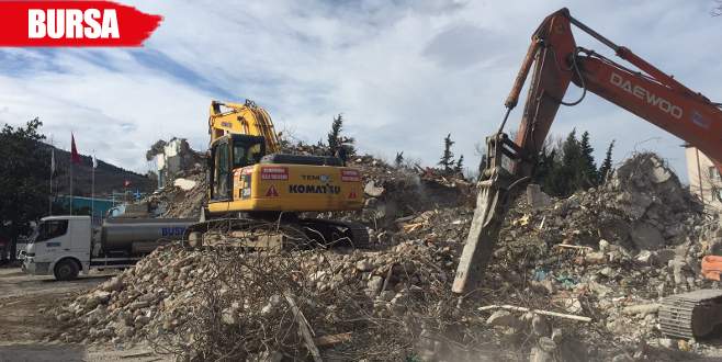 Şehircilik Bakanlığı dönüşüme kendi binasından başladı
