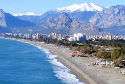 Konyaaltı Sahili’nde 70 metre kayboldu