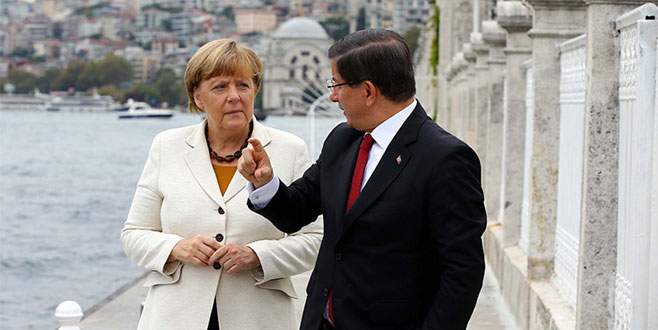Merkel’den Davutoğlu’na taziye telefonu