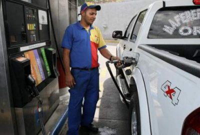 20 yıl sonra benzine zam yaptı