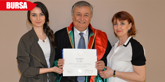 60 yaşında üçüncü üniversiteyi bitirdi avukat oldu