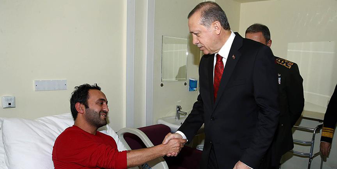 Cumhurbaşkanı Erdoğan GATA’da yaralıları ziyaret etti
